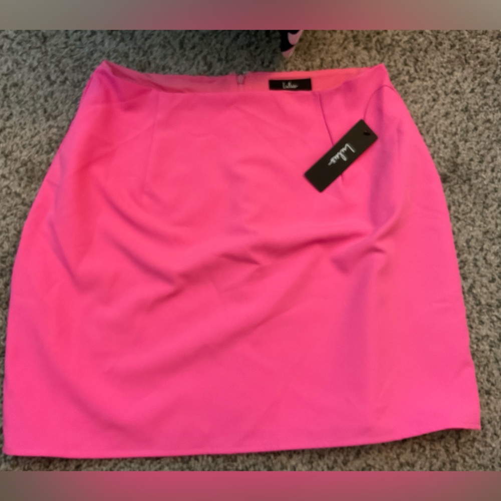 NWT Lulus Women’s Hot Pink Mini Skirt - Large